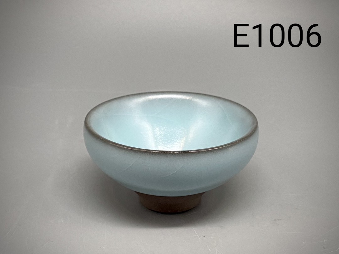 江玗/青瓷握杯
